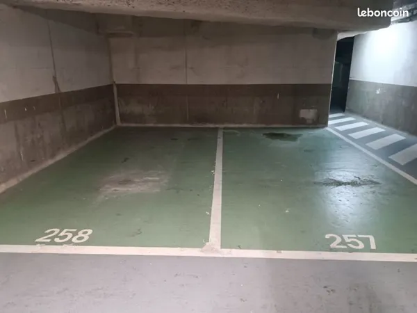 Parking sécurisé côté Gare à louer