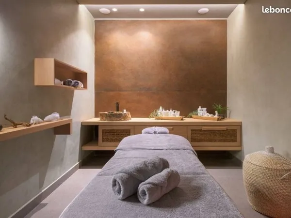 Créez votre salon (ongles / massage) sans local à louer