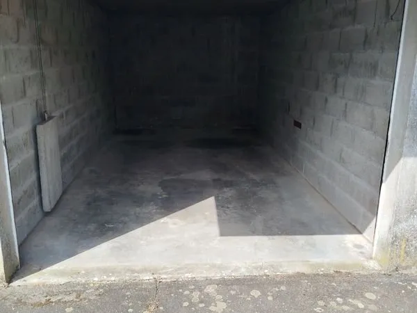 Stationnement Vente Saint-Cyr-sur-Loire   20000€