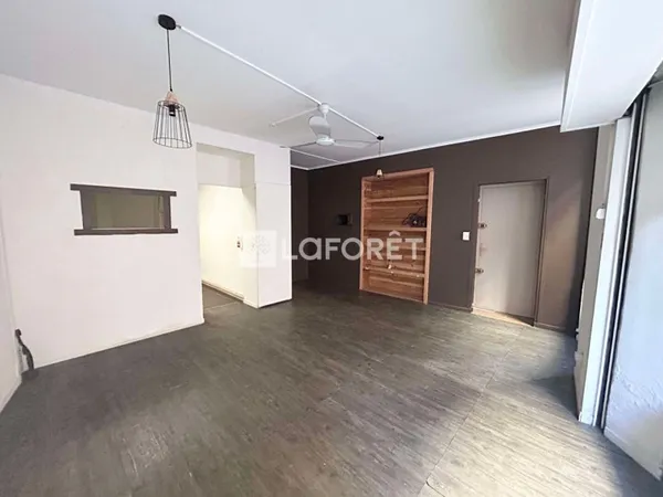 Local commercial 2 pièces 45 m²