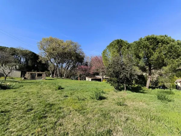 A 12 mn au nord d'Uzès 2 Beaux terrains à bâtir éligible au