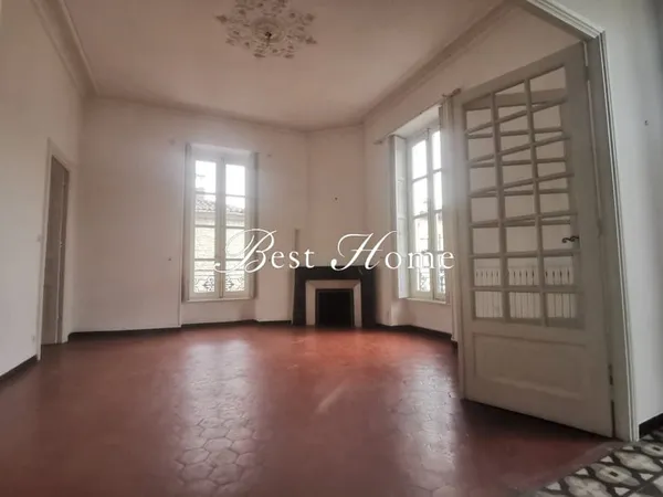 À vendre Nîmes, proche Jean Jaurès, bel appartement de type