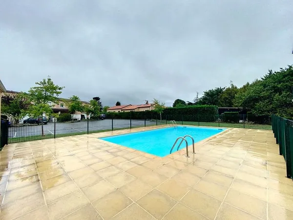 PAMIERS : APPARTEMENT DE TYPE 2 A VENDRE AVEC BALCON DANS RE
