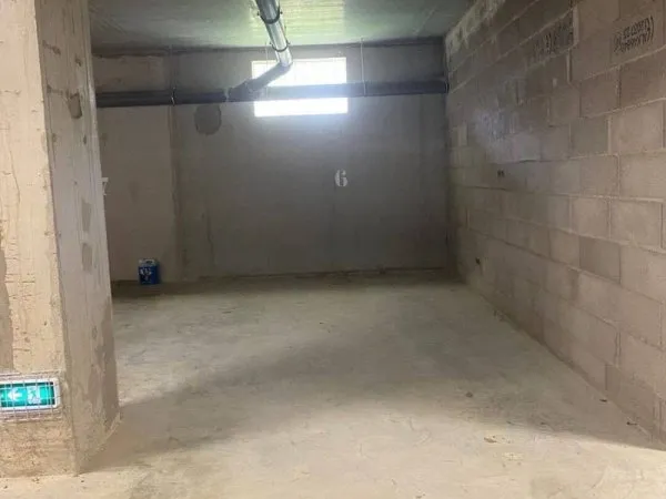 Parking 12 m²