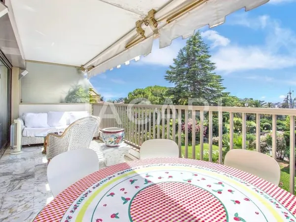 CANNES - OXFORD - APPARTEMENT 4 PIÈCES