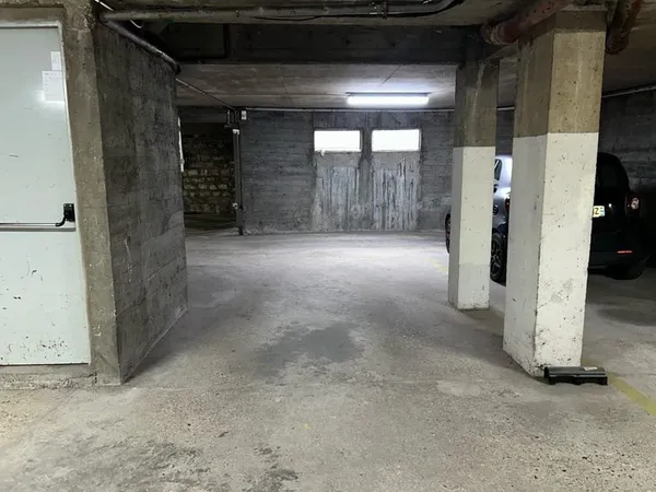 Parking 12 m²