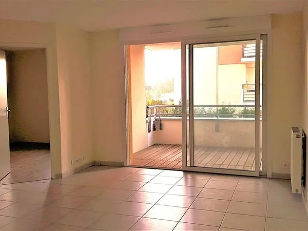 APPARTEMENT TYPE 3 ANNEE 2016 TERRASSE PARKING SOUS SOL AUCAMVILLE