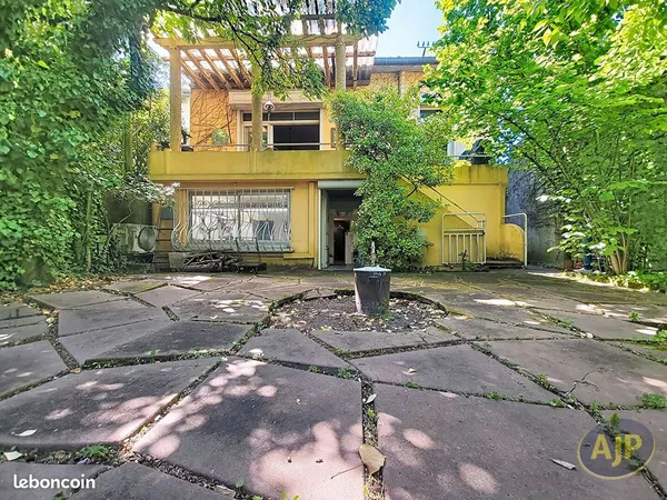Maison 5 pièces 158 m²