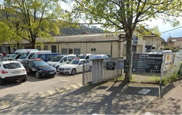 Vente pas de porte garage automobiles de 350m2 🚗 OPPORTUNITÉ À SAISIR 🚗