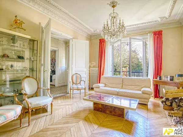 Versailles Les Prés Maison exceptionnelle de 320 m² au sol sur une parcelle de 550 m²