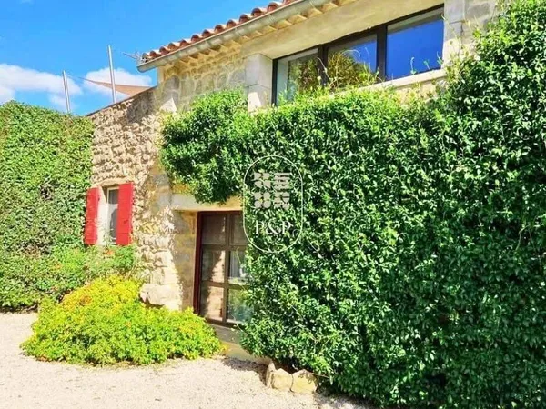 Maison 10 pièces 339 m²
