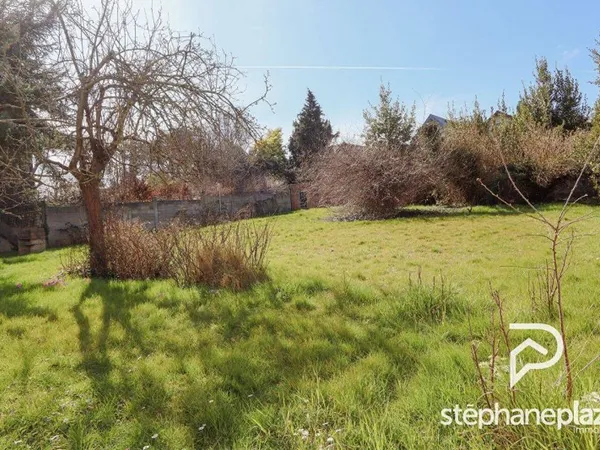 Terrain 773 m²