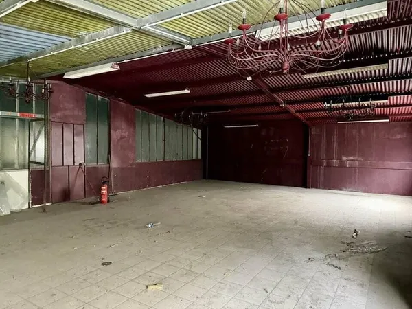 Local commercial 2192 m²