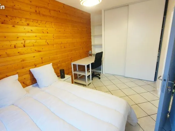T4 meublé rénové - 70 m² - 3 chambres - Balcon, loggia, cave - Hauts de Chaprais