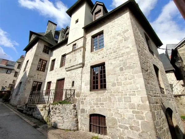 SPLENDIDE MAISON CLASSEE