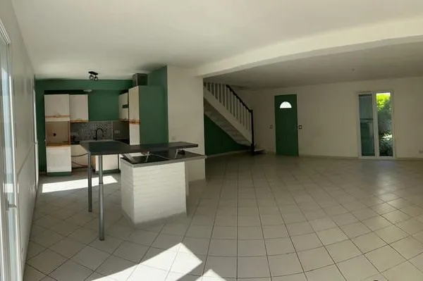 Maison AOSTE avec 3 chambres de 105 m2 sur un terrain de 470 m²