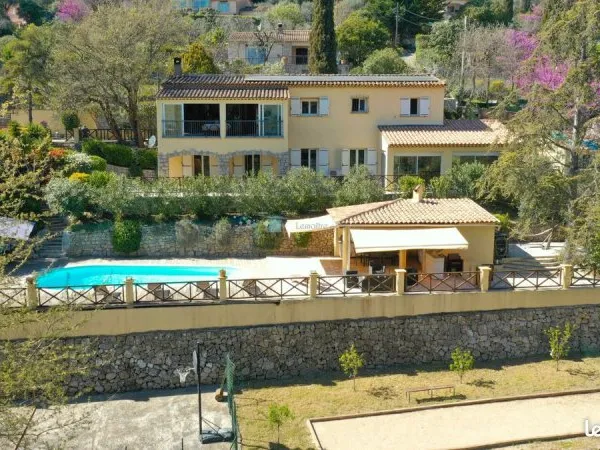 Maison 7 pièces 233 m²