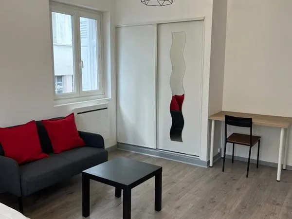 Grand studio quartier Bergson