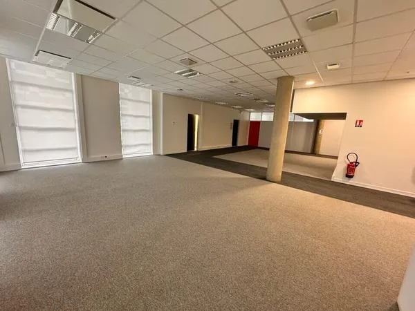 Bureau et espace de travail Location Tours  228m² 3889€