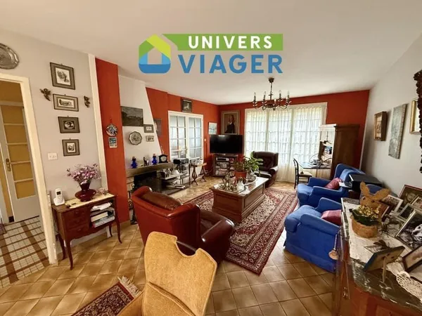Maison avec réserve d'un droit d'usage et d'habitation à Saint-Sauveur-le-Vicomte