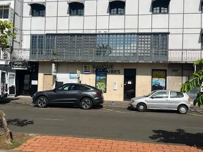 LOCAL COMMERCIAL 190 m2 EMPLACEMENT N°1 FDF