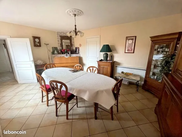 Maison 5 pièces 164 m²