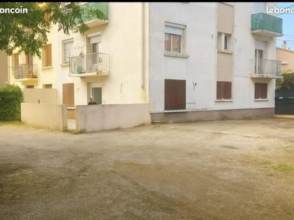 Place de parking sécurisé