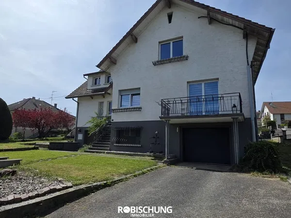 HEIMERSDORF: Appartement dans maison