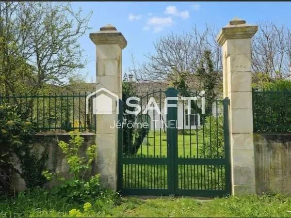 Maison de charme avec immense jardin piscinable