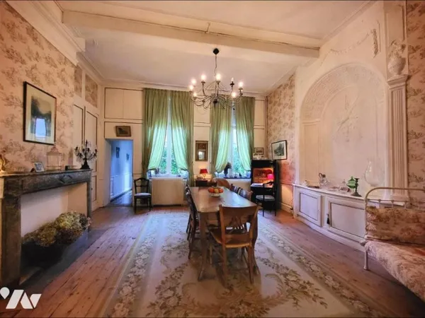 Maison 8 pièces 240 m²