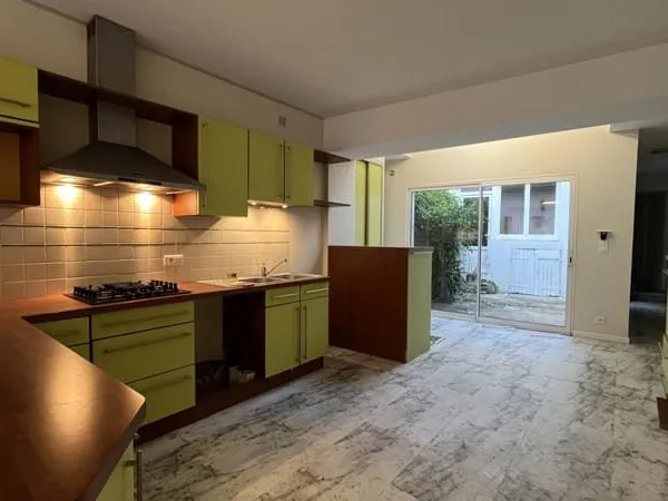 Maison de ville avec petite courette