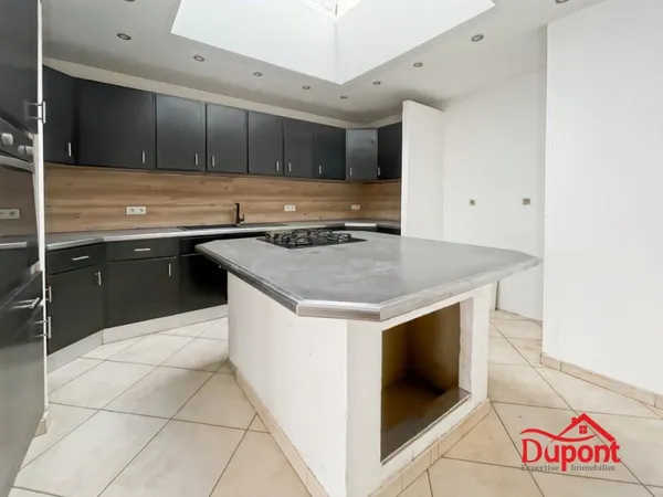 Maison 98m2 trois chambres , sans extérieur quartier Saint Jean