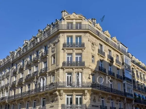 Appartement 6 pièces 150 m²