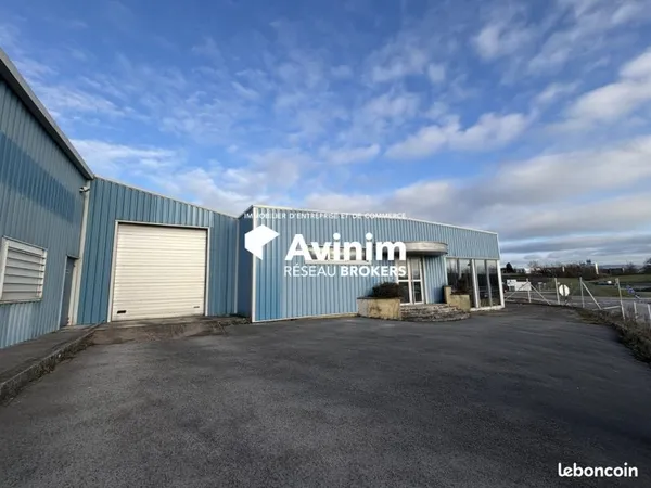 Local 988 m² MISEREY SALINES