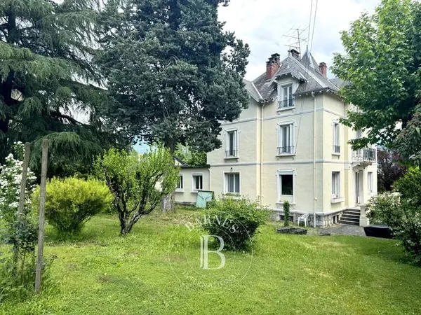 BARNES Aix-les-Bains - CHAMBÉRY - EXCLUSIVITÉ — MAISON DE MAITRE -- QUARTIER RÉSIDENTIEL PRISÉ - 7 C