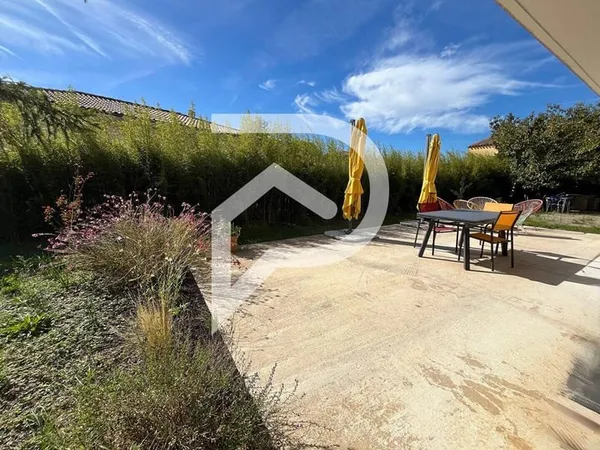 Villa 5 pièces 243 m²