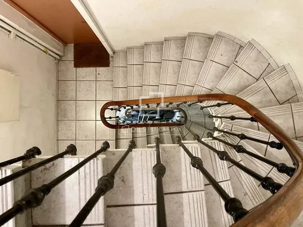 Bâtiment 4 pièces 180 m²