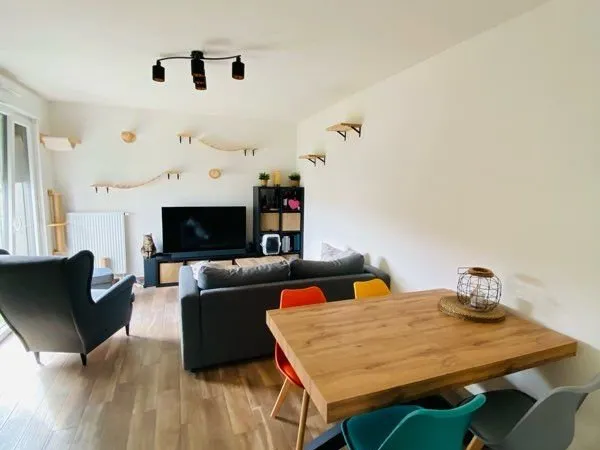 Appartement 3 pièces - 59 m² - Balcon - Box en sous-sol - Sans frais d'agence