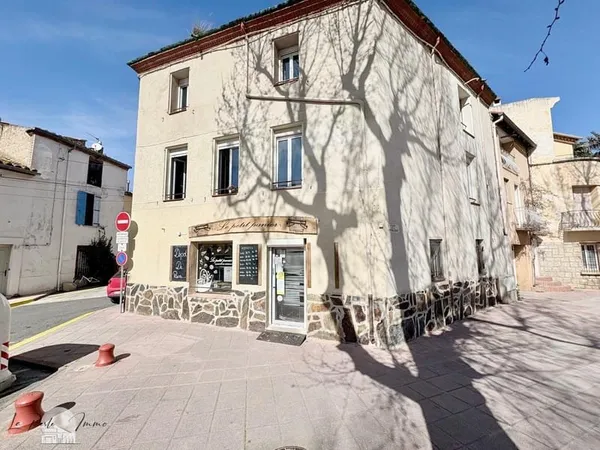 Immeuble 1 local commercial + 2 appartements - Saint-Hyppoli