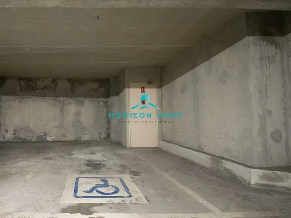 Garage Parking à louer Saint-Laurent-du-Var