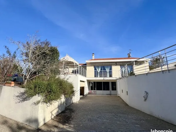 Villa 7 pièces 289 m²