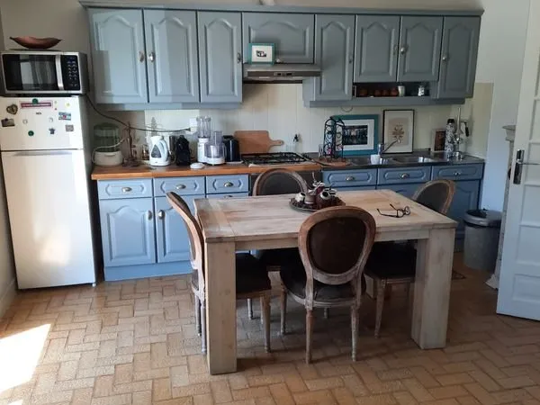 T1 bis rez de chaussé dans une maison