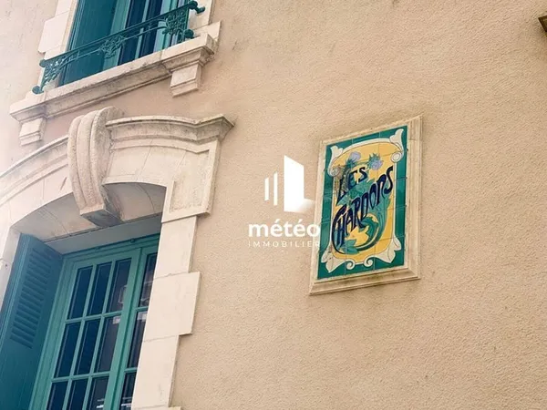 Maison 10 pièces 246 m²