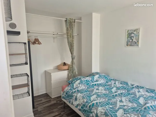 Chambre libre dans colocation feminine (10 min a pied de la gare)