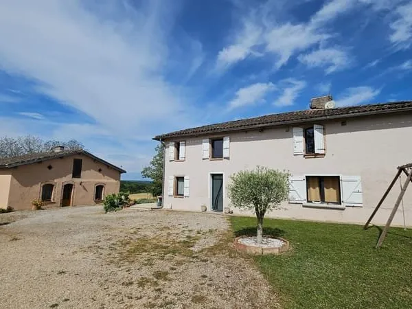 Maison 9 pièces 330 m²