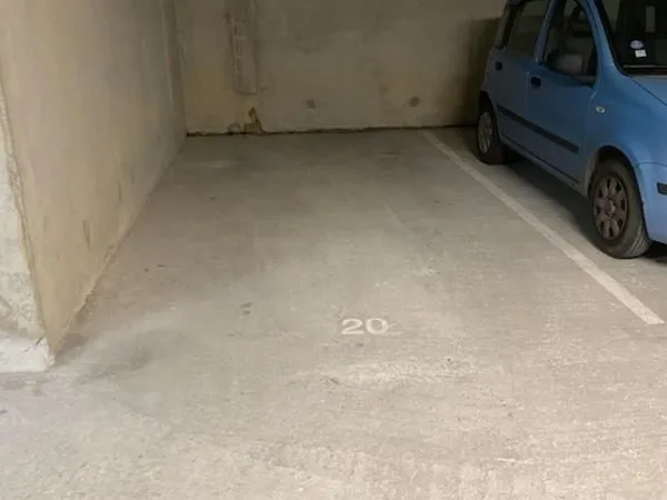 Place de parking sous-sol