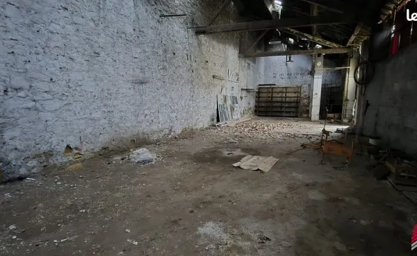 Local 150 m² Arles