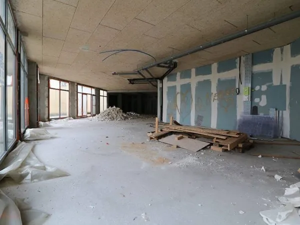 Local commercial 248 m²