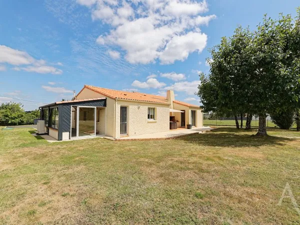 Maison plain-pied avec vue dégagée sur la campagne Montaigu-Vendee