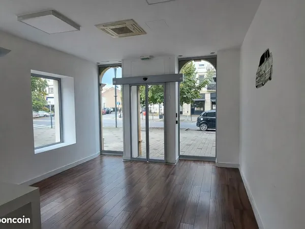 Local commercial 48 m² YUTZ